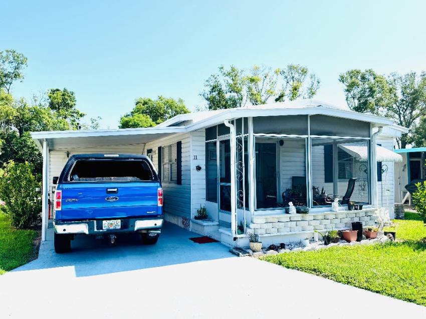 Winter Haven, FL Mobile Home for Sale located at 11 Henry Drive Garden Mobile Village